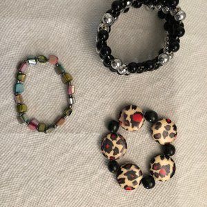 Lot of three women's bracelets beaded round beads flat beads elastic